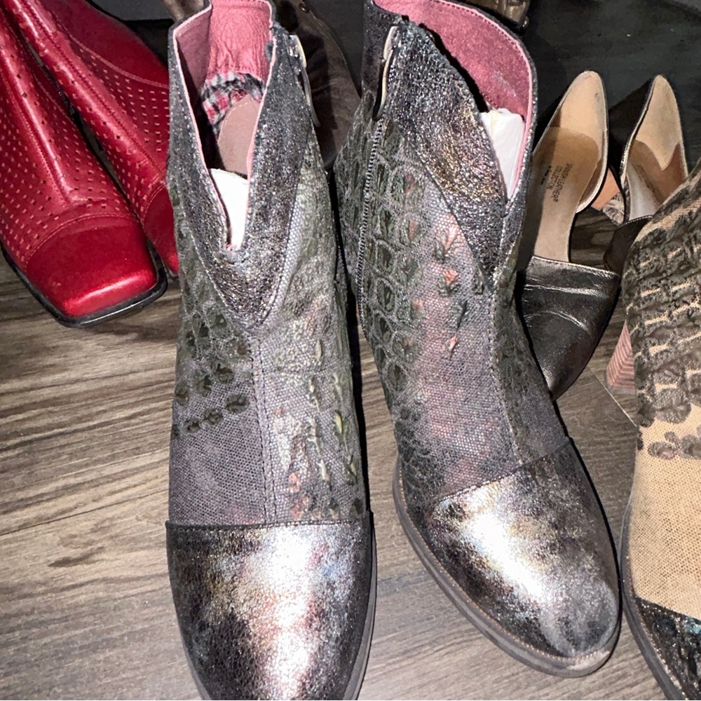 L’Artiste by Spring Steps Boots